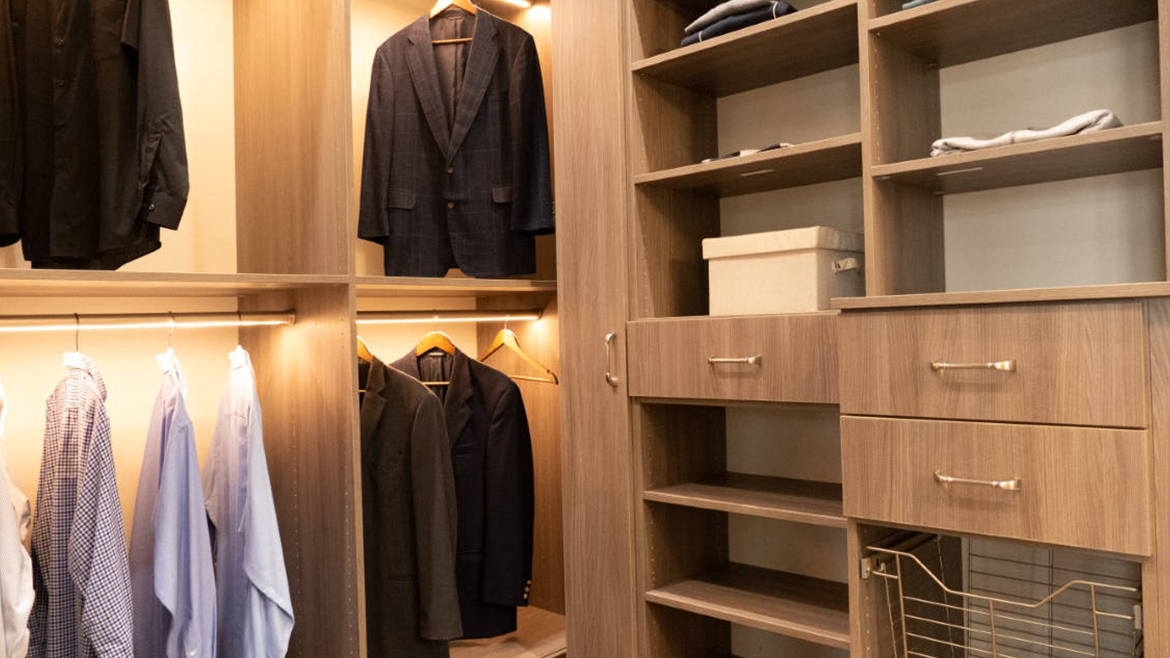 Closet 1